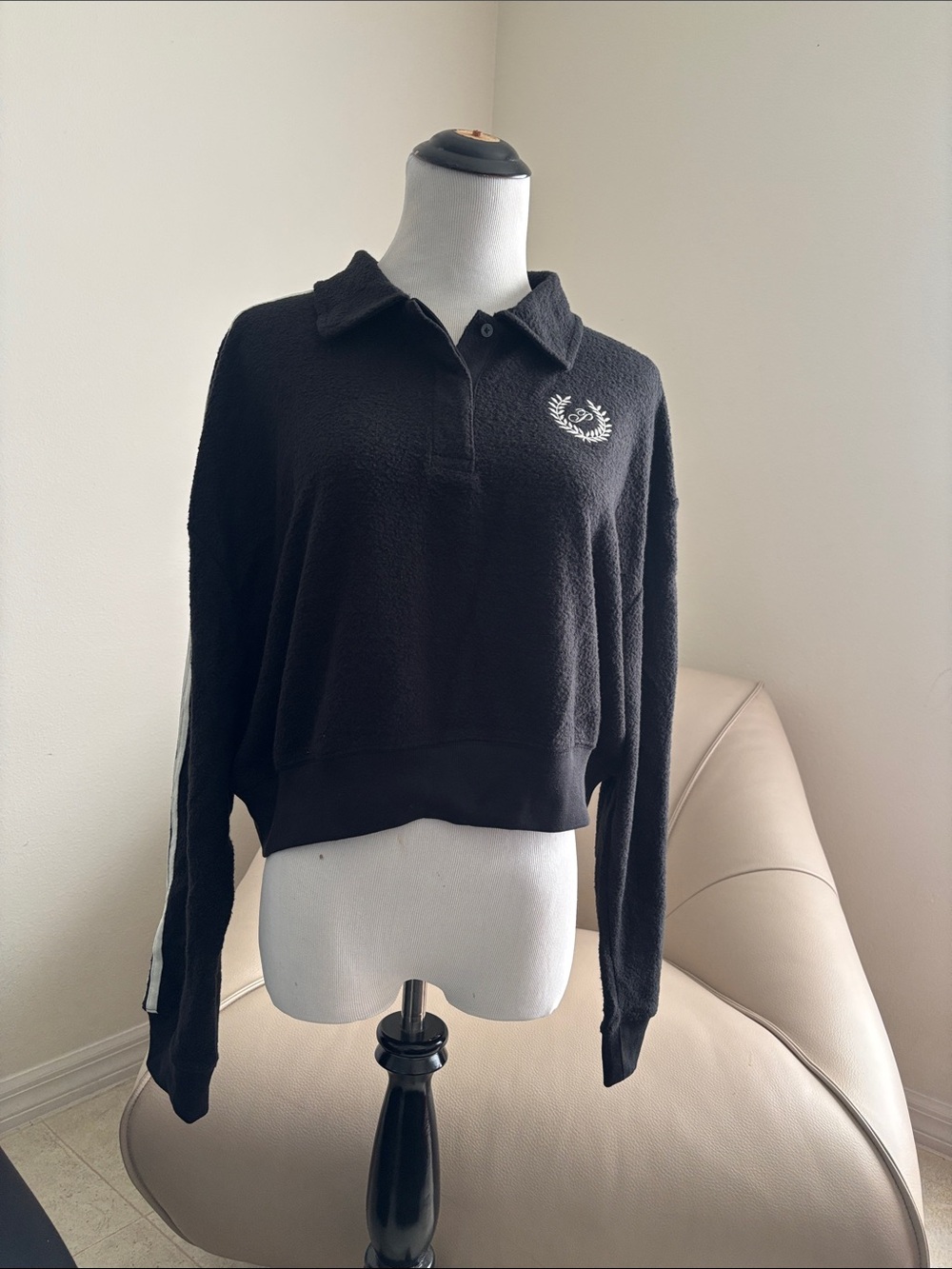 PINK Victoria's Secret Black Long-Sleeve Polo Sweatshirt with Crest
